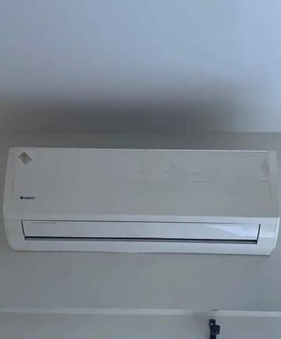 Gree 1.5 ton split just cool in new condition