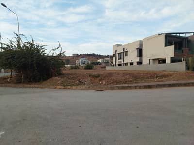 Main Blvd Corner Plot Prime Location Plot + Extra Land Paid Bahria Hamlet Phase 8