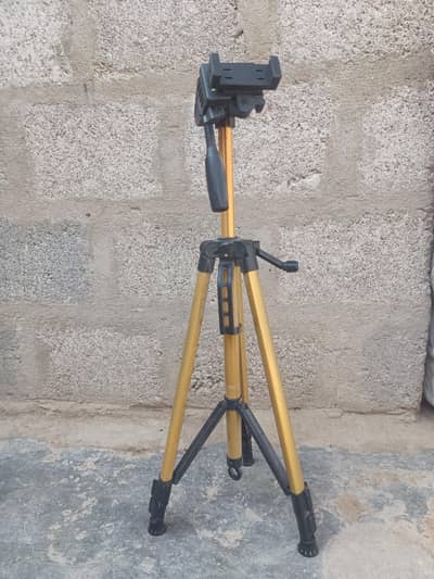 jab se lia ek bar bhi use nhi kia tripod bohut acha hai ok hai