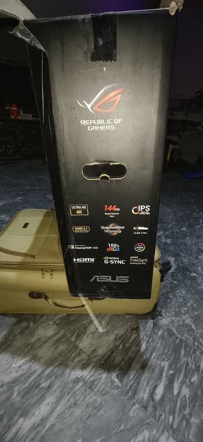 PG32UQ ROG Swift Gaming monitor with box and accessories