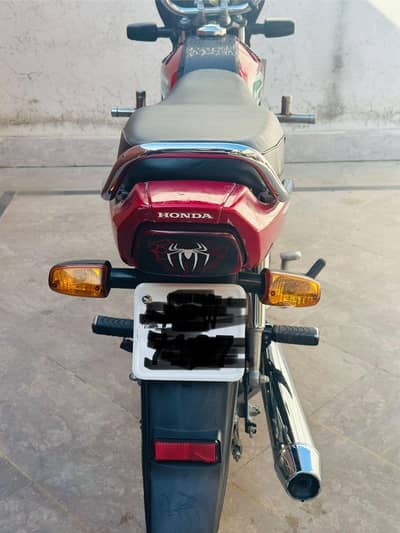 Bilkul new Bike ha Sirf 5997 Chali ha Genuine