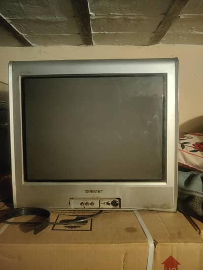 SoNy tv for sale. . . condition 10/10