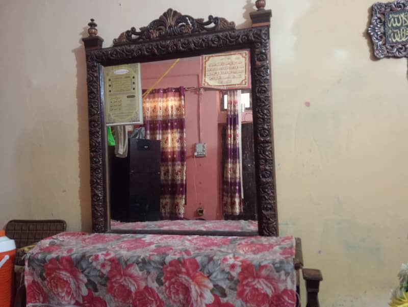 Bed set & singhar table 4