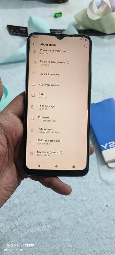 vivo y20 4/64 with box condition see pic