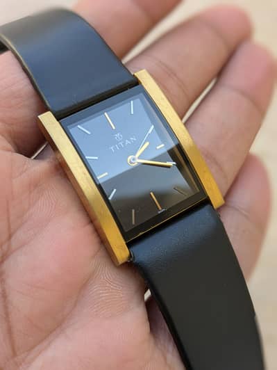 TITAN original Watch 0/3/1/6/8/9/4/3/1/8/9