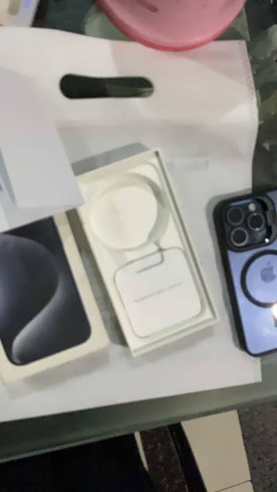 iPhone 15 pro fu with box 128