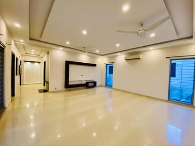 One Kanal Slightly Used Bungalow For Sale DHA Phase 4 Lahore.