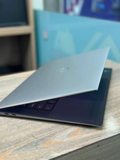 Dell Precision 5570 I7 12800 A2000 8 GB GPU 4k Touch