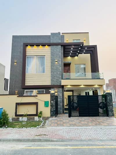 5.33 Marla House for Sale Main 80ft Road Bahria Orchard