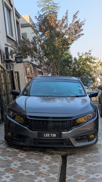 Honda civic x 1/1 in pakistan