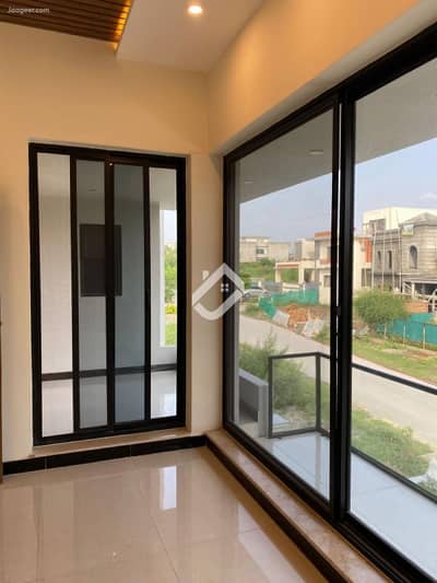 Room is available for rented