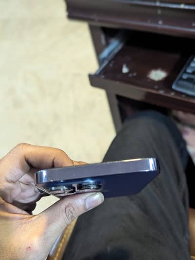 I am selling iphone 14 pro max