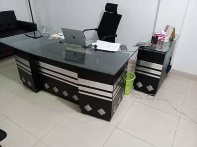 Executive Table with Side Table