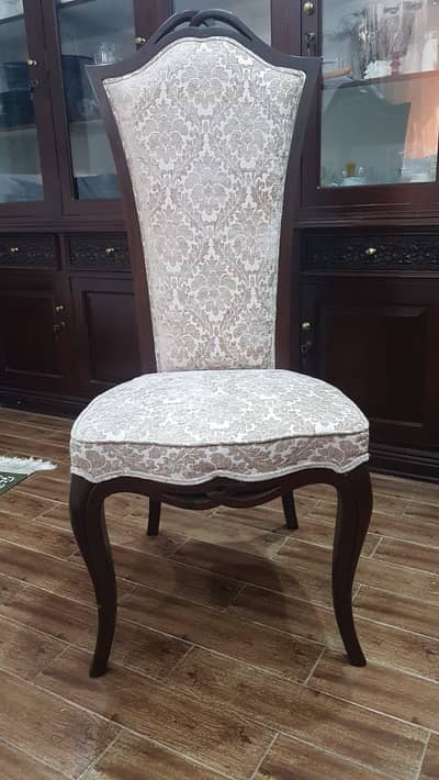 Chinoti Dinning table + Chairs