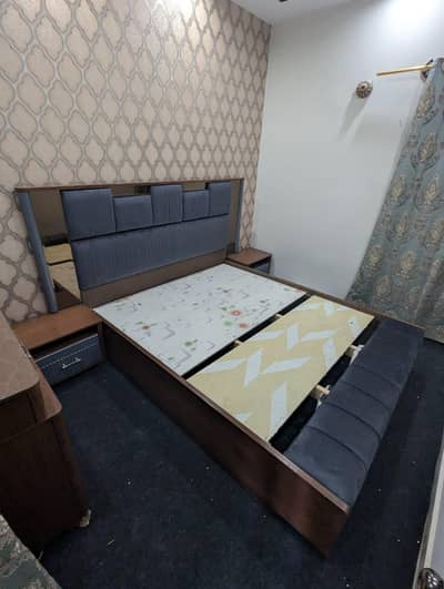 Brand new 6 pieces Luxury furniture