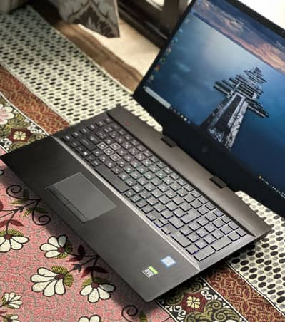 Hp Omen 17 inches/RTX 2070 8gb/240Hertz Gaming Laptop