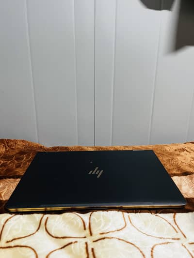 HP Spectre 16 inch Display / 360 degree Rotate / 4k Touch / i7 - 7th
