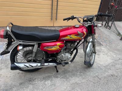 Honda CG 125 2015 Model in great condition