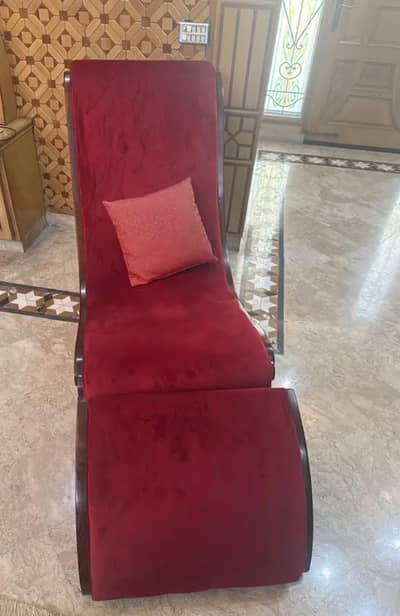 Luxury Hand-Carved Victorian Chaise Lounge – Antique Gold Velvet