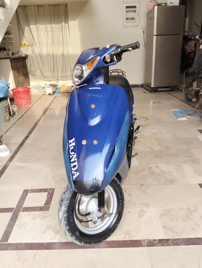 Honda dio 49cc scooter