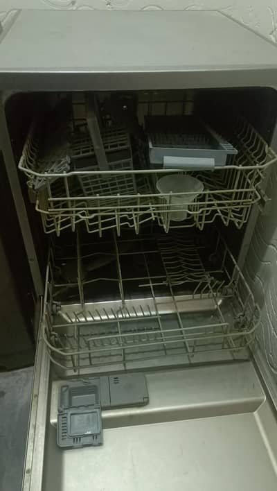 Only 3 Months Used Haier Dishwasher for Sale