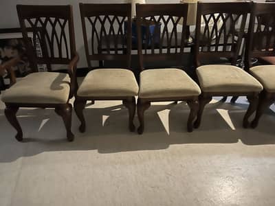 8 dinning set chairs used