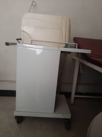 A used ultrasound machine in 8/10 condition