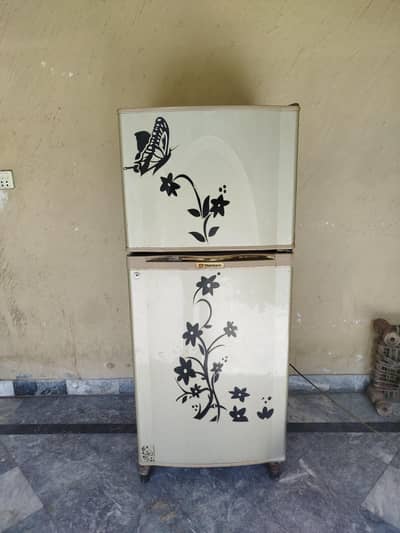 Dawlance medium size refrigerator double door