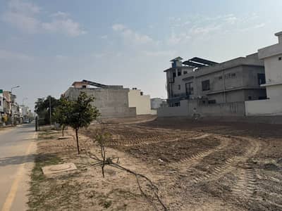 Transfer Free Prime Location 5 Marla Residential Plot In Park View City For Sale