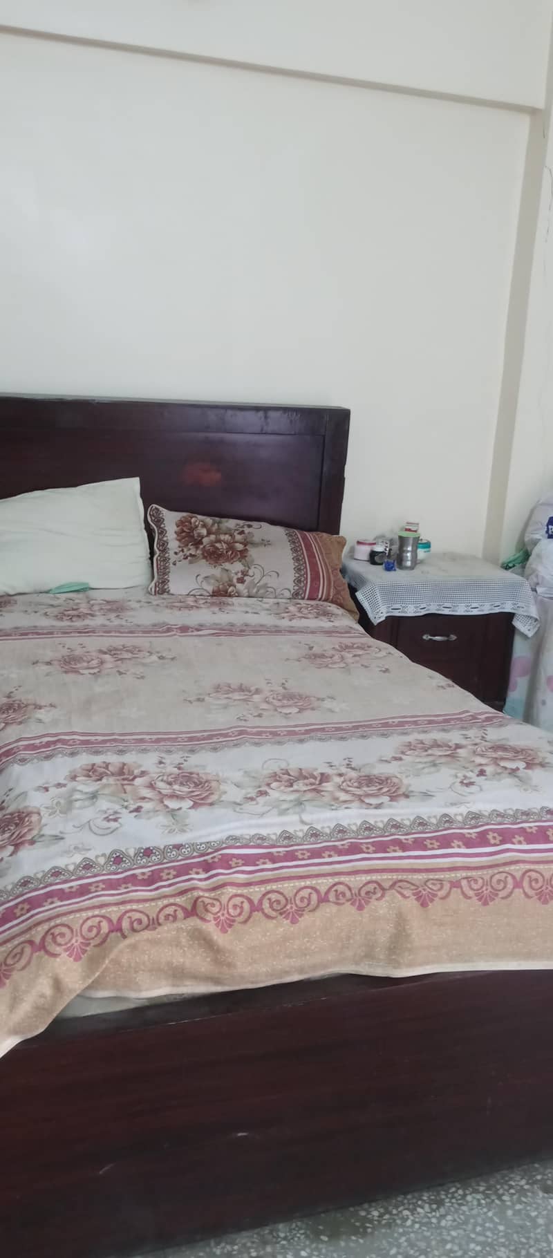 2 single bed with side table 1