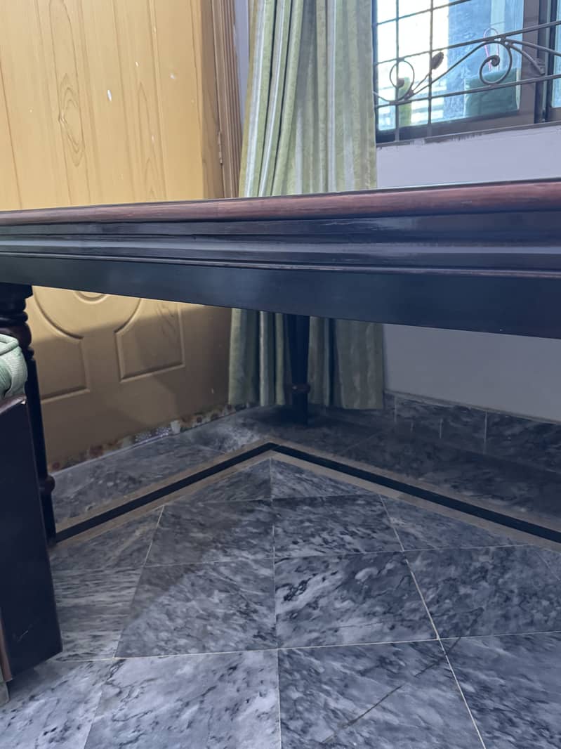 Dining Table with 6 dining chairs 0