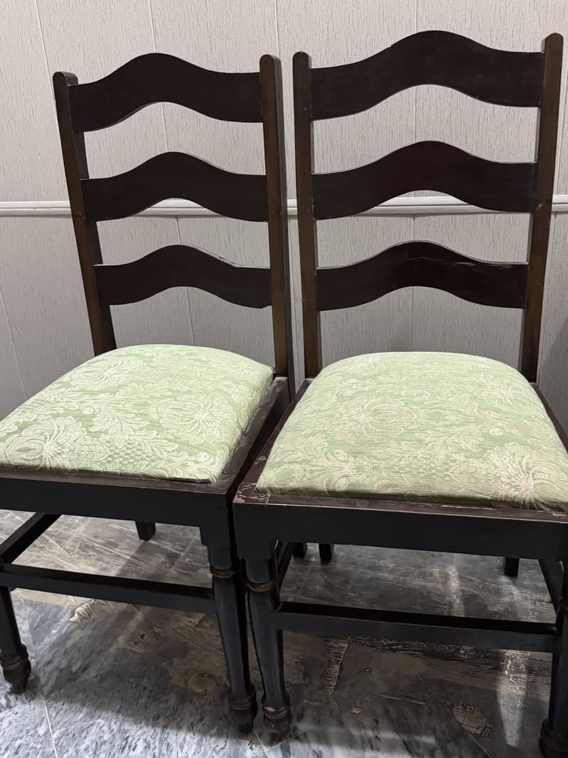 Dining Table with 6 dining chairs 7