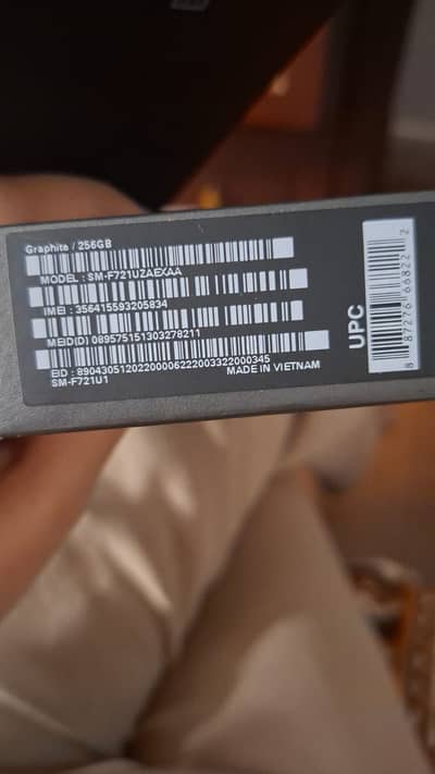 Samsung galaxy Z flip 4