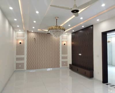 In Bahria Town - Sector E House Sized 10 Marla For sale