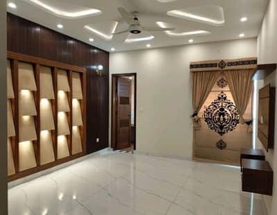 House Of 10 Marla For sale In Bahria Town - Sector E