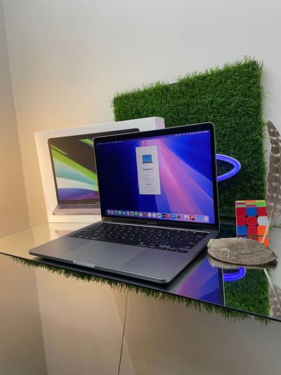 Apple MacBook pro 2020 m1 pro 13 inch 8 gb 256 gb Touch Bar