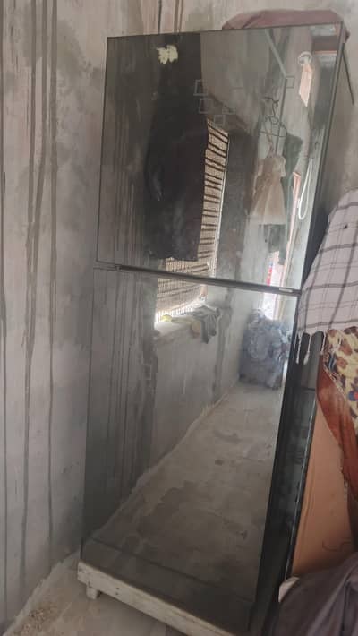 fridge bilkul ok he or on he koi kharabi nhi he