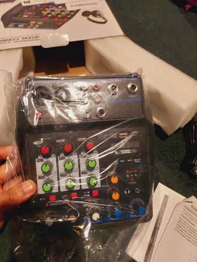 4chennal audio mixer