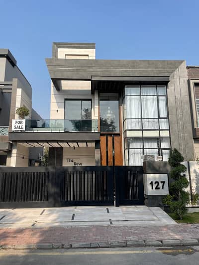 10 Marla Luxury House For Rent In Bahria Town Lahore