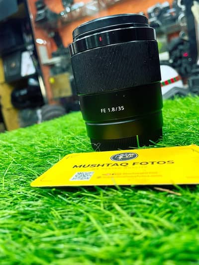 Sony 35mm f/1.8 FE (Full Frame) Lens (Mint Condition - Scratchless)