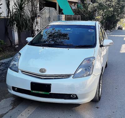 Top Variant Toyota Prius. Exchange with New Small Cars