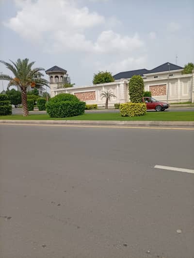 20 / 20 MARLA PEAR PLOT TOTAL 40 MARLA PLOT FOR SALE IN BAHRIA TOWN LAHORE