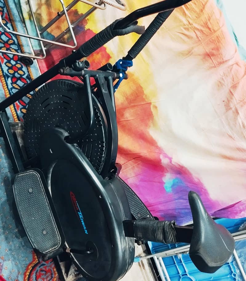 Elyptical exercise cycle1 0