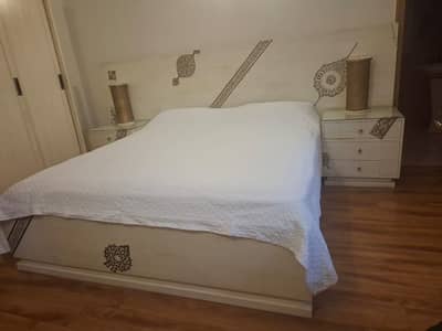 Kalamkar bed with side tables and lamps