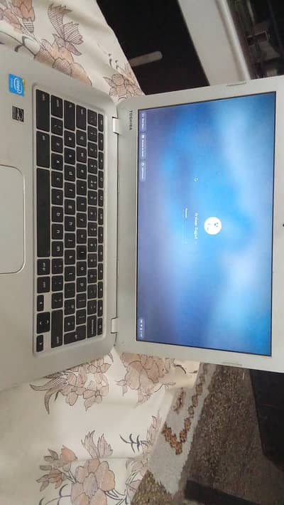 Toshiba laptop Chromebook android