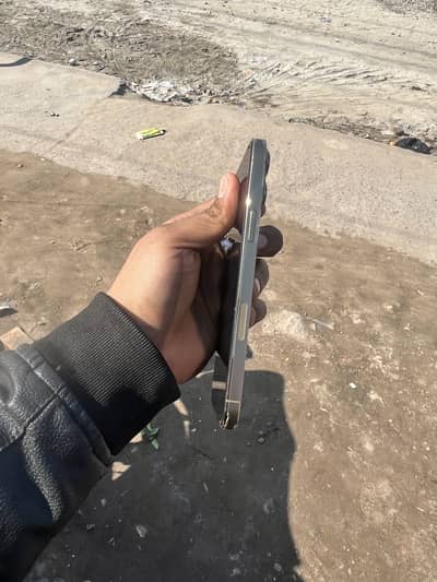 256GB 93 HEALTh PTA APPROVED only back crack