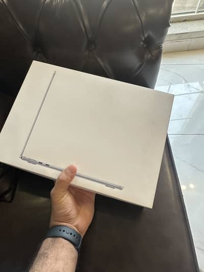 Macbook Air M4 16,256 New just box opened
