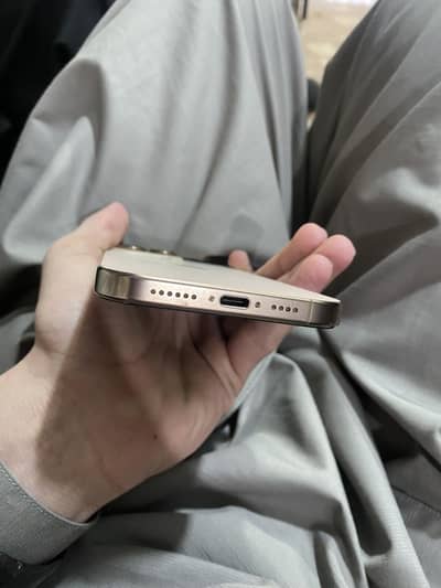 iPhone 16pro max 256gb non pta hk dual sim minor back crack