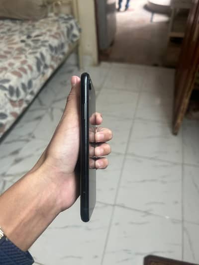 Iphone Xr non pta hai bypass pack set hai 256 Gb all ok 10/10