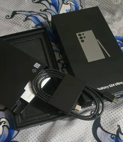 Samsung Galaxy S24 ultra complete box